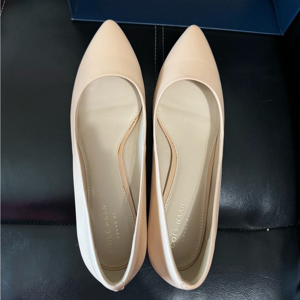 Cole Hann | Brand New Kitten Heel Pump 8.5 - Picture 2 of 8